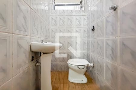 Banheiro de kitnet/studio para alugar com 1 quarto, 28m² em Liberdade, São Paulo