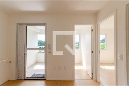 Sala / Cozinha de kitnet/studio para alugar com 2 quartos, 28m² em Jardim Jaragua (sao Domingos), São Paulo