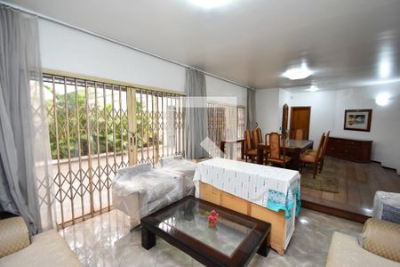 Casa à venda com 4 quartos, 296m² em Vila Madalena, São Paulo