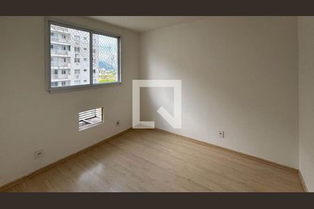 Quarto 2 de apartamento para alugar com 2 quartos, 55m² em Viga, Nova Iguaçu