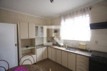 Cozinha de apartamento à venda com 4 quartos, 210m² em Coração Eucarístico, Belo Horizonte