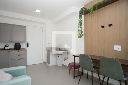 Sala de kitnet/studio para alugar com 1 quarto, 27m² em Barra Funda, São Paulo