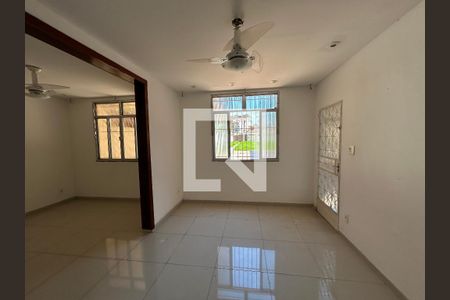 Sala  de casa para alugar com 3 quartos, 130m² em Rocha Miranda, Rio de Janeiro