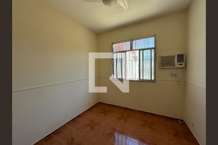 Quarto 1 de casa para alugar com 3 quartos, 130m² em Rocha Miranda, Rio de Janeiro