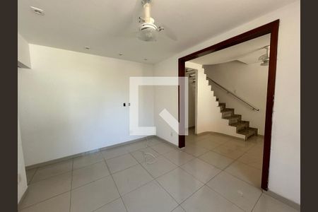 Sala  de casa para alugar com 3 quartos, 130m² em Rocha Miranda, Rio de Janeiro
