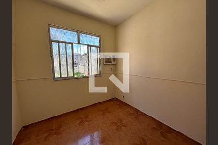 Quarto 1 de casa para alugar com 3 quartos, 130m² em Rocha Miranda, Rio de Janeiro