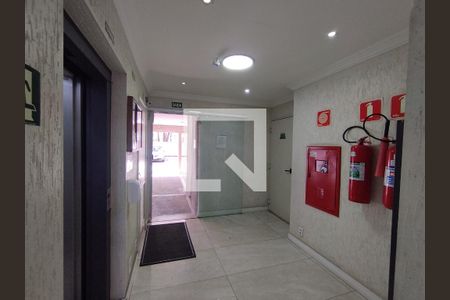 Hall de entrada de apartamento para alugar com 3 quartos, 75m² em Jardim Santa Emilia, São Paulo