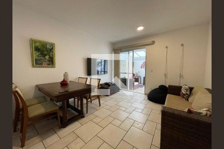 Sala de casa de condomínio à venda com 2 quartos, 80m² em Rio Pequeno, São Paulo