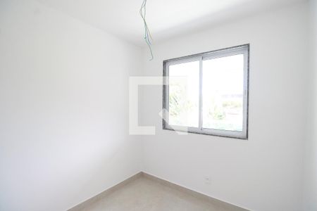 Quarto de apartamento para alugar com 2 quartos, 70m² em Taquara, Rio de Janeiro