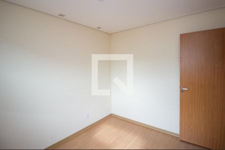 Quarto 1 de apartamento para alugar com 2 quartos, 50m² em Chacaras Reunidas Santa Terezinha, Contagem