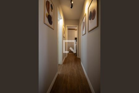 Corredor  de apartamento à venda com 2 quartos, 57m² em Parque Reboucas, São Paulo