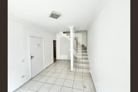 Sala de casa de condomínio à venda com 2 quartos, 100m² em Jardim Sonia, São Paulo