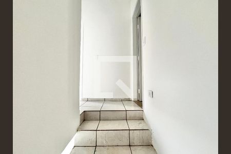 Escada de casa de condomínio à venda com 2 quartos, 100m² em Jardim Sonia, São Paulo