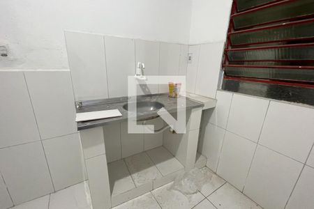 Cozinha de casa para alugar com 1 quarto, 80m² em Parque Senhor do Bonfim, Duque de Caxias