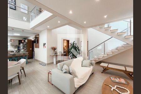 Sala de casa de condomínio à venda com 3 quartos, 312m² em Medeiros, Jundiaí