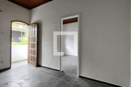 Sala de casa para alugar com 1 quarto, 50m² em Freguesia (jacarepaguá), Rio de Janeiro