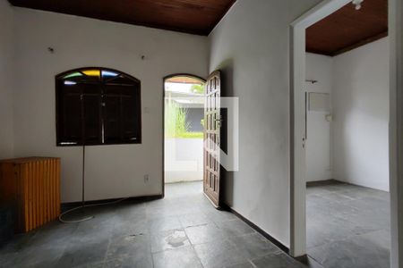 Sala de casa para alugar com 1 quarto, 50m² em Freguesia (jacarepaguá), Rio de Janeiro