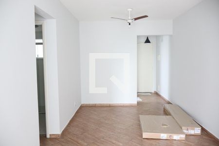 Sala  de apartamento para alugar com 3 quartos, 76m² em Vila Augusta, Guarulhos