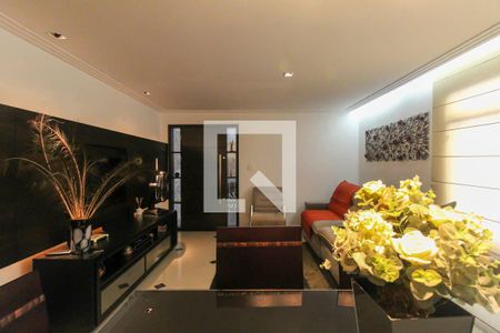 Sala de casa à venda com 4 quartos, 250m² em Vila California, São Paulo