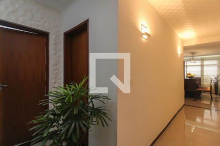 Corredor de casa à venda com 4 quartos, 250m² em Vila California, São Paulo