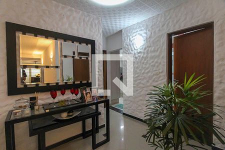 Corredor de casa à venda com 4 quartos, 250m² em Vila California, São Paulo