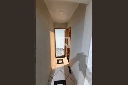 Corredor de casa para alugar com 1 quarto, 150m² em Jardim Vinte E Cinco de Agosto, Duque de Caxias
