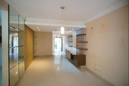 Sala de casa à venda com 4 quartos, 225m² em Chácara das Pedras, Porto Alegre