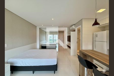 Quarto/Sala de kitnet/studio para alugar com 0 quarto, 33m² em Itaim Bibi, São Paulo