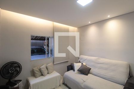 Sala de TV de casa à venda com 3 quartos, 189m² em Santa Monica, Belo Horizonte