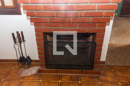 Lareira da Sala de casa para alugar com 4 quartos, 182m² em Jardim das Praias, São Paulo