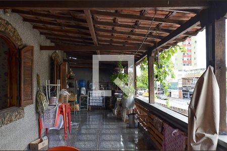 Varanda de casa à venda com 3 quartos, 270m² em Cachoeirinha, Belo Horizonte