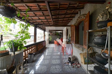 Varanda de casa à venda com 3 quartos, 270m² em Cachoeirinha, Belo Horizonte