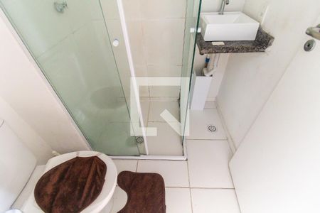 Banheiro de kitnet/studio para alugar com 1 quarto, 16m² em Cidade Antônio Estêvão de Carvalho, São Paulo