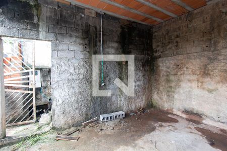 Garagem de casa à venda com 2 quartos, 100m² em Guaianazes, São Paulo