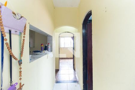 Corredor de casa à venda com 2 quartos, 100m² em Guaianazes, São Paulo