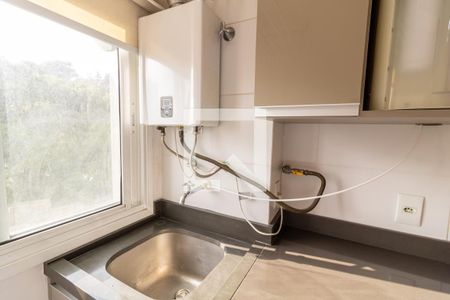 Cozinha e Área de Serviço de apartamento à venda com 2 quartos, 55m² em Azenha, Porto Alegre