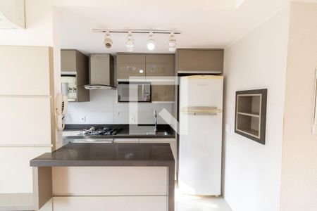 Cozinha e Área de Serviço de apartamento à venda com 2 quartos, 55m² em Azenha, Porto Alegre