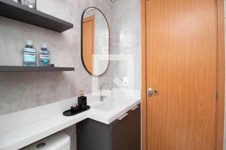 Banheiro de apartamento para alugar com 2 quartos, 40m² em Jardim Rosa de Franca, Guarulhos