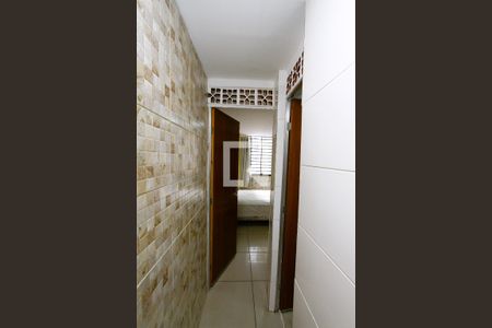 Corredor de kitnet/studio para alugar com 1 quarto, 30m² em João Pinheiro, Belo Horizonte