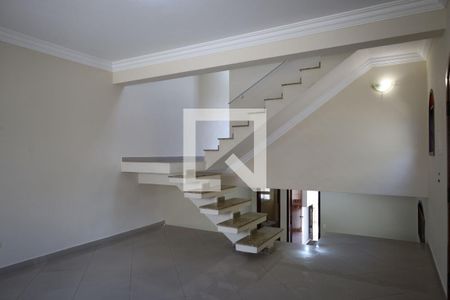 Casa para alugar com 3 quartos, 131m² em Vila Marari, São Paulo