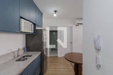 Cozinha e Área de Serviço de apartamento para alugar com 2 quartos, 38m² em Vila Nova Conceição, São Paulo