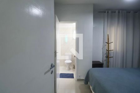 Suíte de apartamento para alugar com 3 quartos, 90m² em Barra Funda, Guarujá