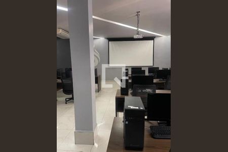 Casa à venda com 8 quartos, 660m² em Chácara Santo Antônio (Zona Sul), São Paulo