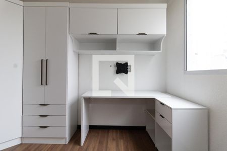 Quarto 1 de apartamento para alugar com 2 quartos, 45m² em Parque Bristol, São Paulo