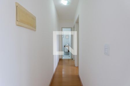 Corredor de apartamento para alugar com 2 quartos, 58m² em Parque Taboao, Taboão da Serra