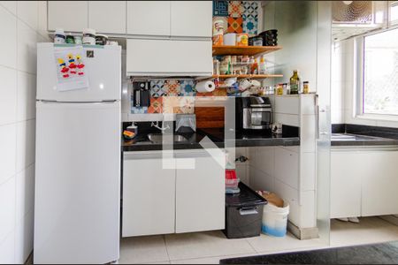 Cozinha de apartamento à venda com 3 quartos, 78m² em São Pedro, Belo Horizonte