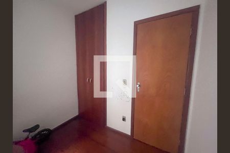 Quarto 1 de apartamento à venda com 3 quartos, 90m² em Santo Antônio, Belo Horizonte