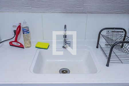 Sala, cozinha e área de serviço de apartamento para alugar com 2 quartos, 30m² em Piqueri, São Paulo