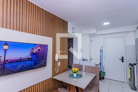 Sala, cozinha e área de serviço de apartamento para alugar com 2 quartos, 30m² em Piqueri, São Paulo