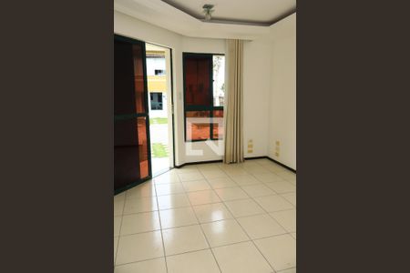 Sala de casa de condomínio para alugar com 3 quartos, 88m² em Piatã, Salvador